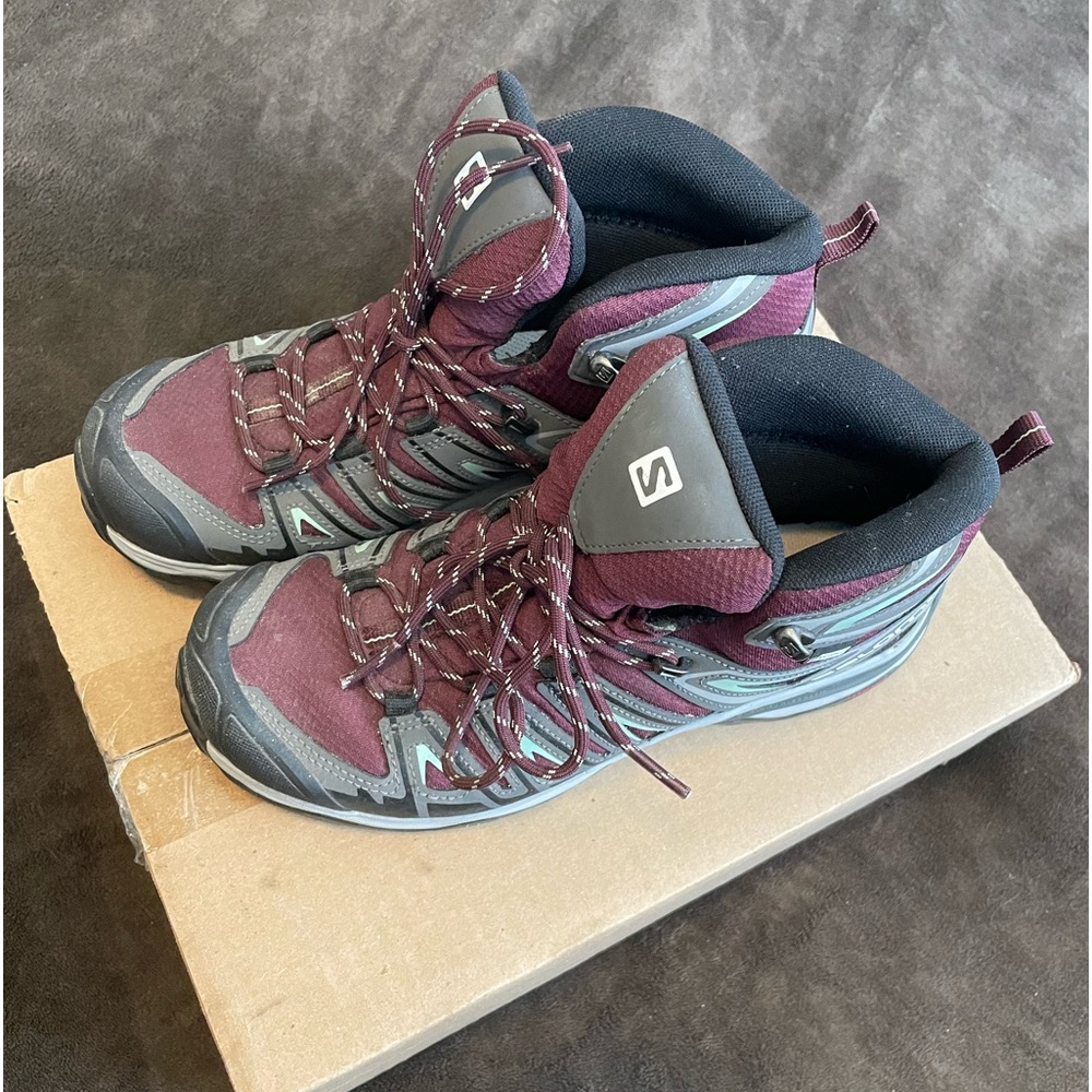 Solomon Hiking boots